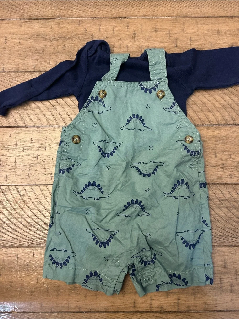 OshKosh Bgosh three 6m